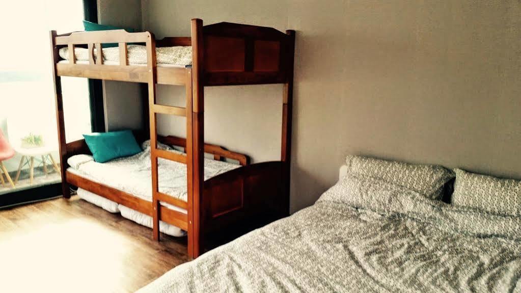 Отель Danim Backpackers Тэгу Экстерьер фото