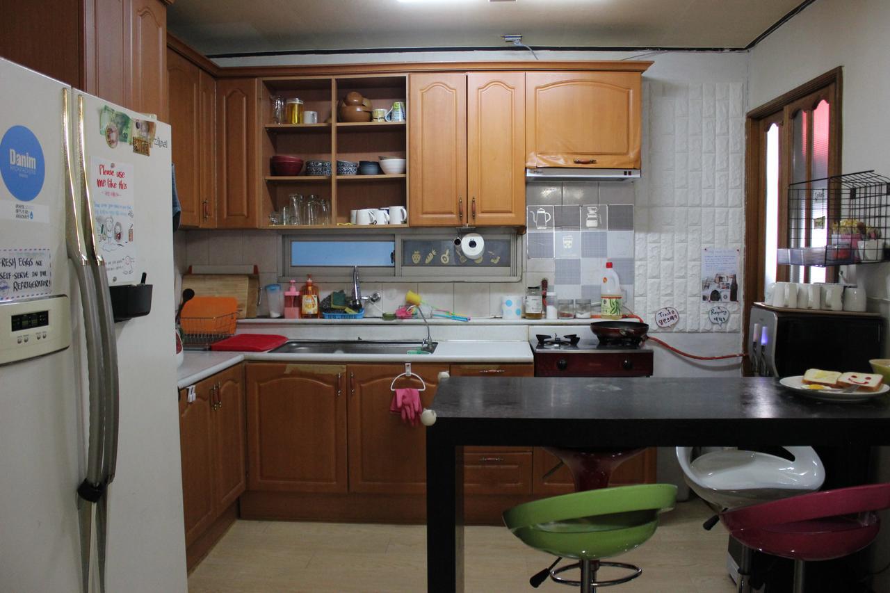 Отель Danim Backpackers Тэгу Экстерьер фото