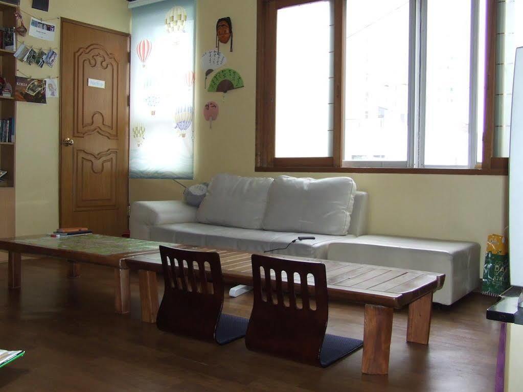 Отель Danim Backpackers Тэгу Экстерьер фото