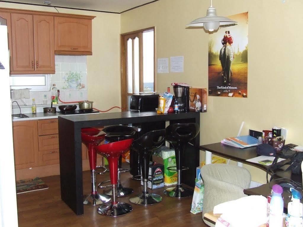 Отель Danim Backpackers Тэгу Экстерьер фото